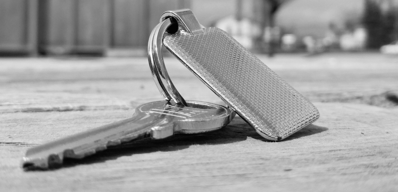 key-2486606_1280